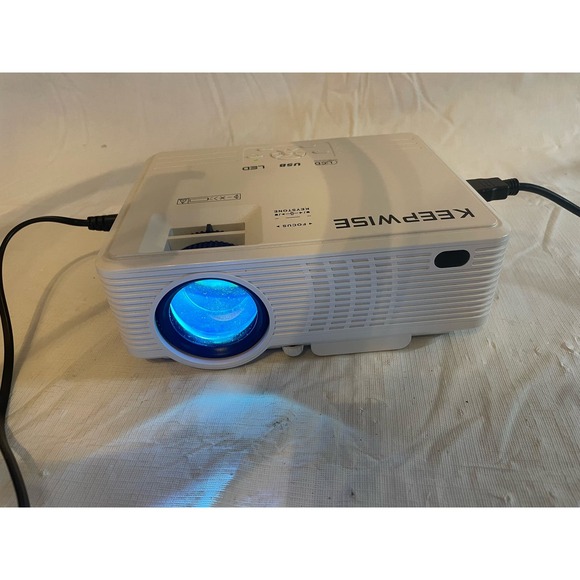 Home Theater Projector EUC LED USB Full High Definition - Picture 2 of 6